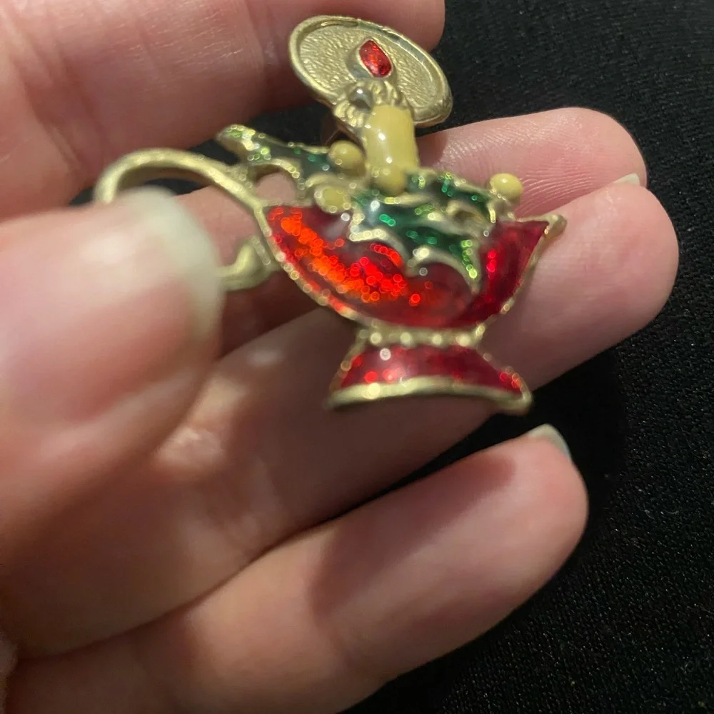 Festive Candle Brooch with Holly Design vintage - Picture 6 of 9